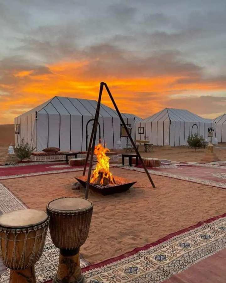 Luxury Desert Camp מרזאוגה מראה חיצוני תמונה