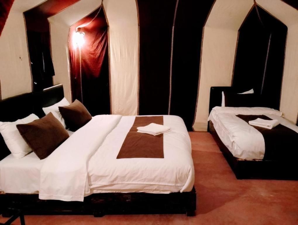 Luxury Desert Camp מרזאוגה מראה חיצוני תמונה