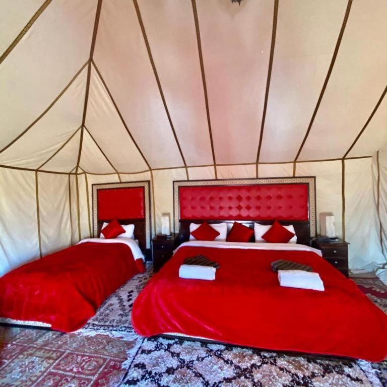 Luxury Desert Camp מרזאוגה מראה חיצוני תמונה