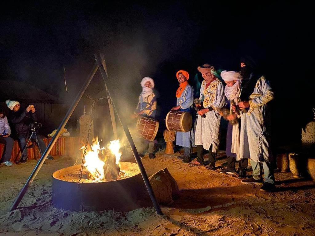 Luxury Desert Camp מרזאוגה מראה חיצוני תמונה